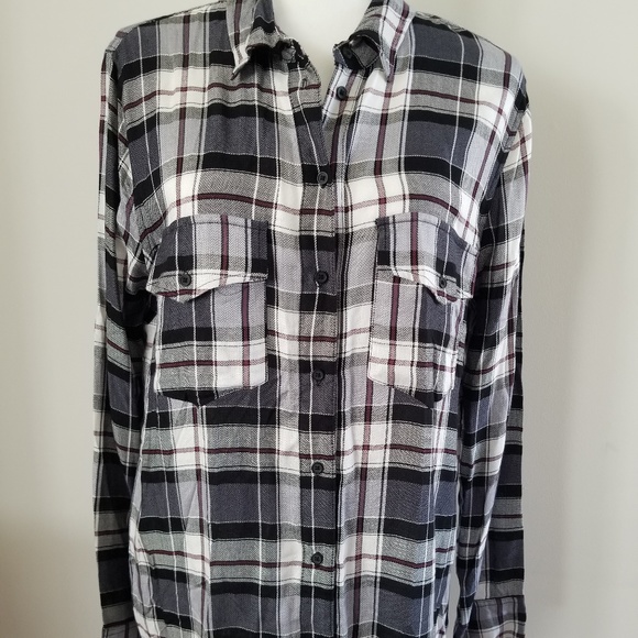 cupcakes & cashmere Tops - Cupcakes & Cashmere Long Sleeve Large Shirt NWT